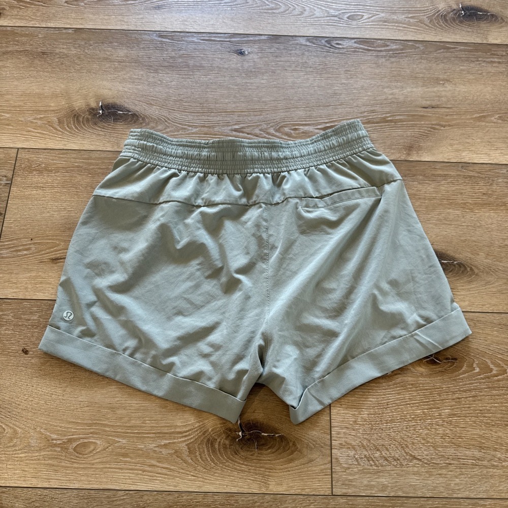 Lululemon Spring Break Away Short 4-way Stretch 3" W7ASHS Women's 8 Moss Green - Picture 2 of 8